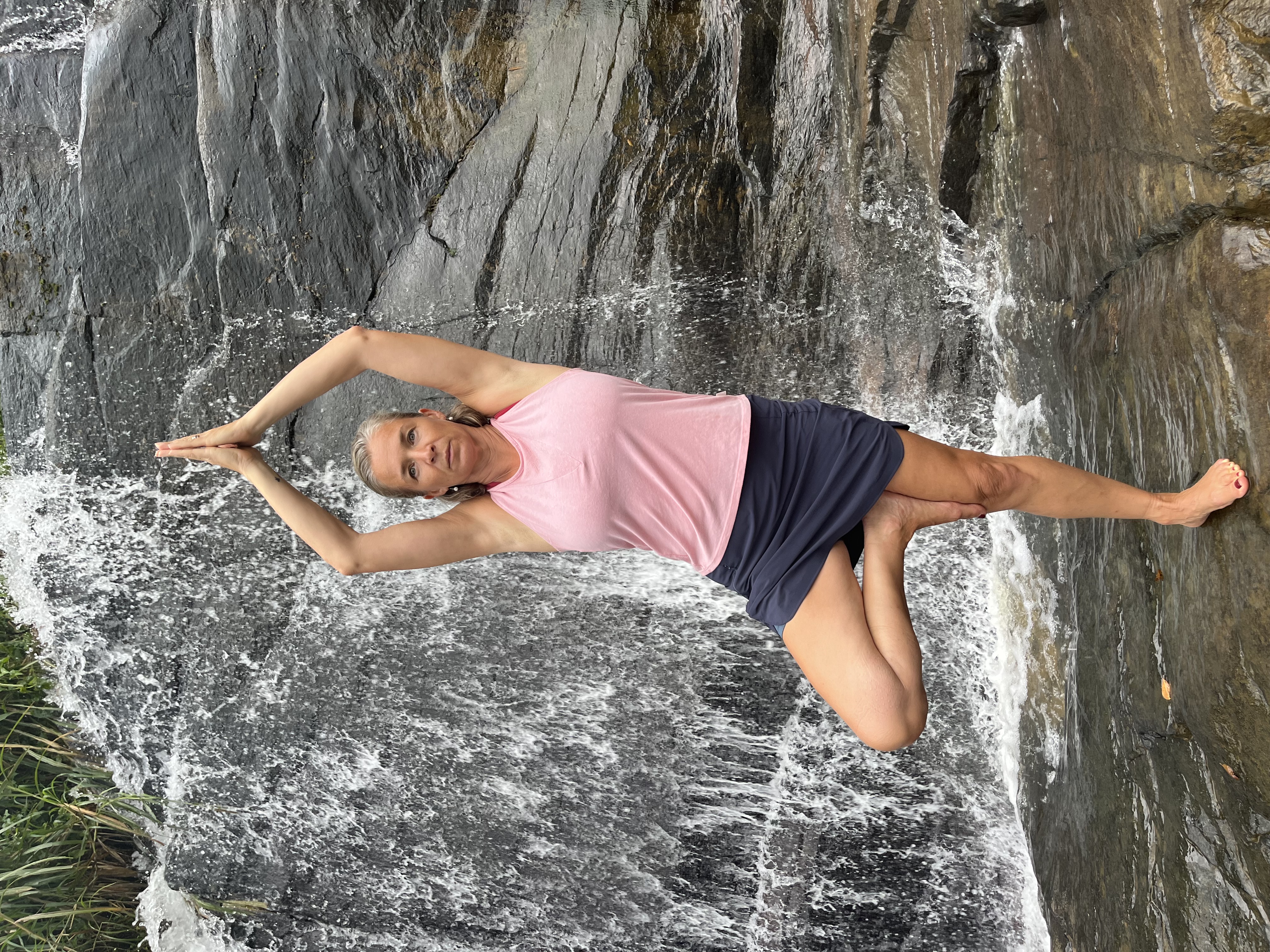 posture de l'arbre - vrksasana